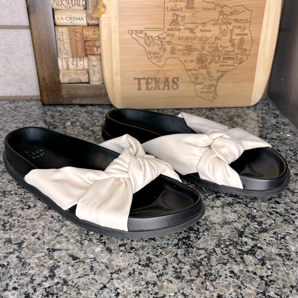 A New Day Kaylin Knot Slide Sandals Size 8 1/2
